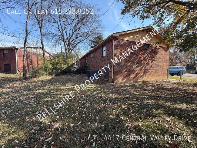 4417 Central Valley Dr in Nashville, TN - Foto de edificio - Building Photo