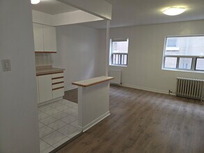 Hillsdale Manor in Toronto, ON - Building Photo - Building Photo