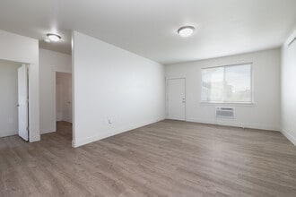 Hitt Road Patio Home Apartments in Idaho Falls, ID - Building Photo - Building Photo