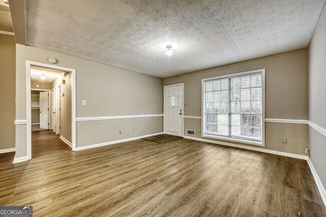 642 Simone Way in Stone Mountain, GA - Building Photo - Building Photo