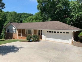 2761 Cocklebur Rd in Decatur, GA - Building Photo