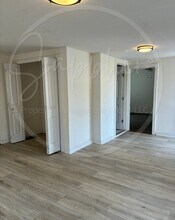 1223 W Hayward Ave in Independence, MO - Building Photo - Building Photo