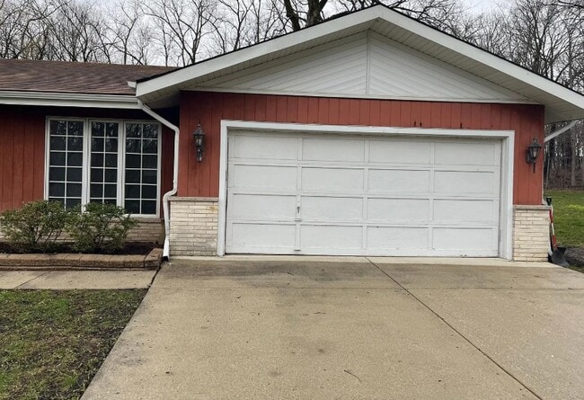 144 N Maple Ave