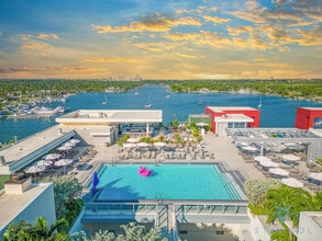 777 N Ocean Dr in Hollywood, FL - Building Photo - Building Photo
