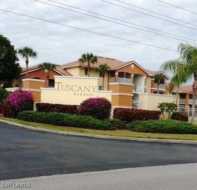 6481 Aragon Way in Ft. Myers, FL - Building Photo
