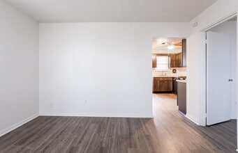 Mountain Top Estates in Bloomingdale, NJ - Foto de edificio - Interior Photo