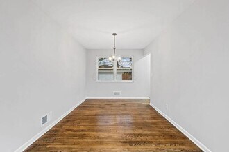 4403 E Mound St in Columbus, OH - Building Photo - Building Photo