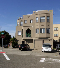 3755 Emerson Way in Oakland, CA - Building Photo - Building Photo