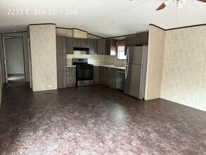 2233 E 8th St in Pueblo, CO - Building Photo - Building Photo