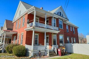 606 Broadway in Mechanicville, NY - Building Photo