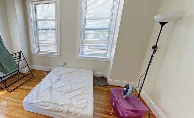 86 Maple St, Unit 1 in Malden, MA - Building Photo - Building Photo