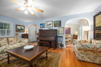 630 Pleasant St in Saugatuck, MI - Building Photo - Building Photo