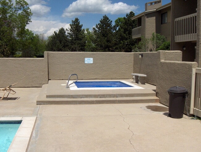 30 S Boulder Cir in Boulder, CO - Building Photo - Building Photo