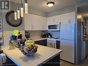 38 Lee Centre Dr in Toronto, ON - Building Photo - Building Photo