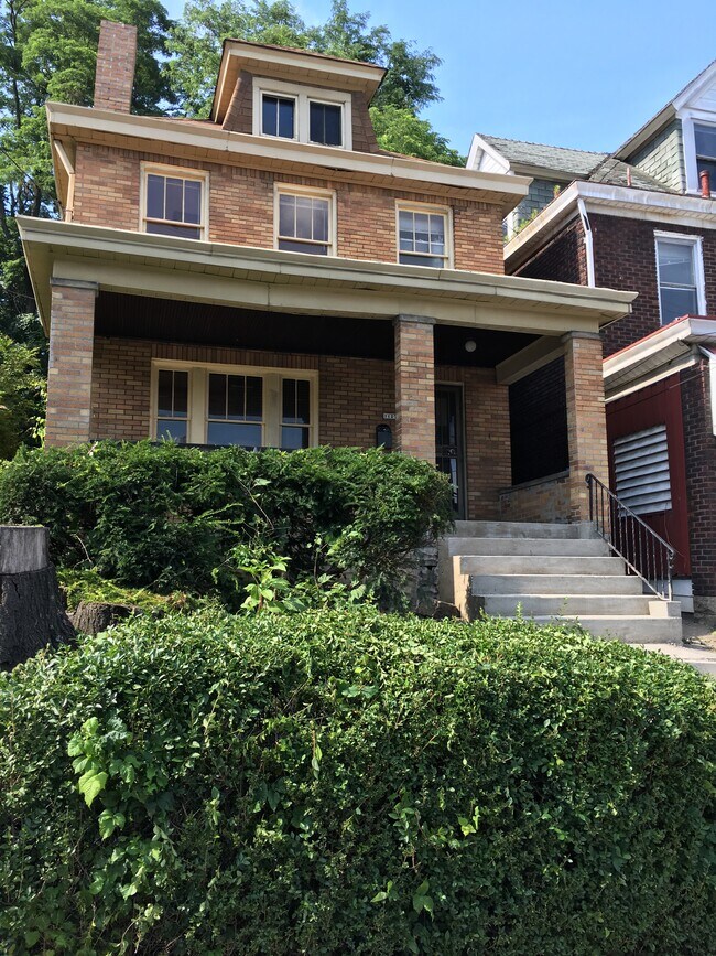 3127 Terrace St Rentals in Pittsburgh, PA