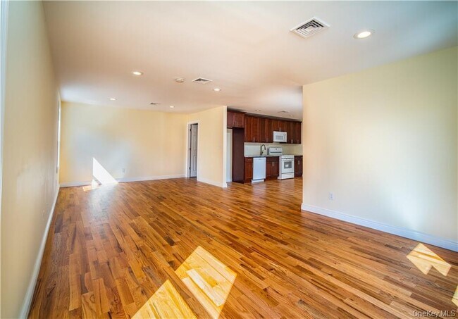 69 Schneider Ave in Highland Falls, NY - Building Photo - Building Photo