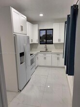2369 SW 17th Ter, Unit 3 in Miami, FL - Building Photo - Building Photo