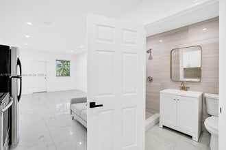 5807 SW 25th St in West Park, FL - Building Photo - Building Photo