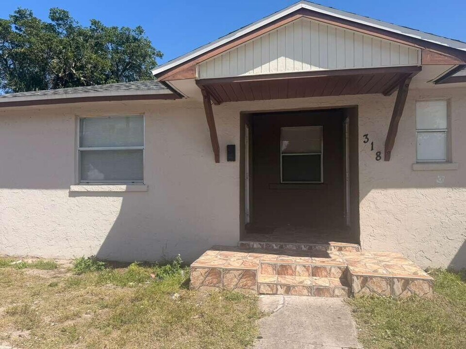 314 Douglass Ave in West Palm Beach, FL - Building Photo