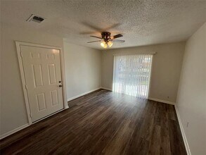 824 Johnnie Row in Seagoville, TX - Building Photo - Building Photo