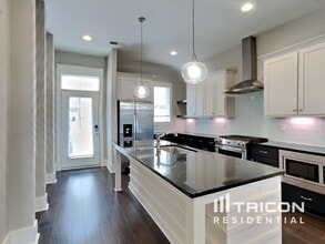 6813 Charlotte Pike in Nashville, TN - Building Photo - Building Photo
