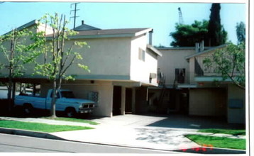 1501 S Gilbert St in Fullerton, CA - Building Photo - Building Photo