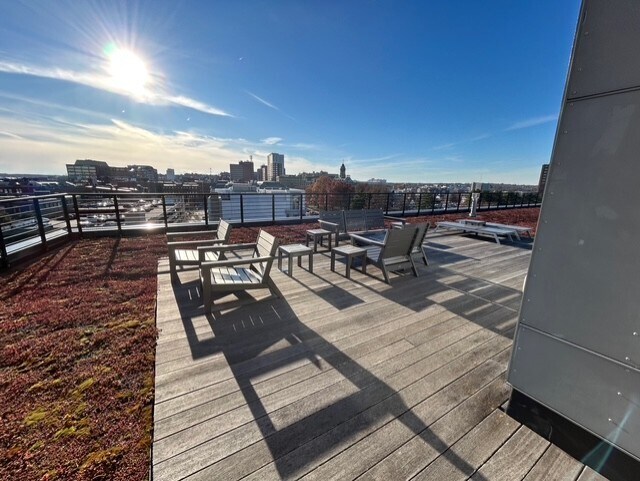 167 Newbury St, Unit 206 in Portland, ME - Foto de edificio - Building Photo