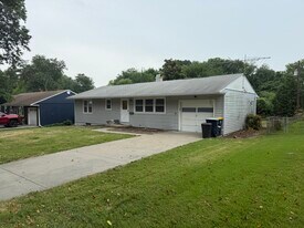 5546 N Woodland Ave in Kansas City, MO - Building Photo