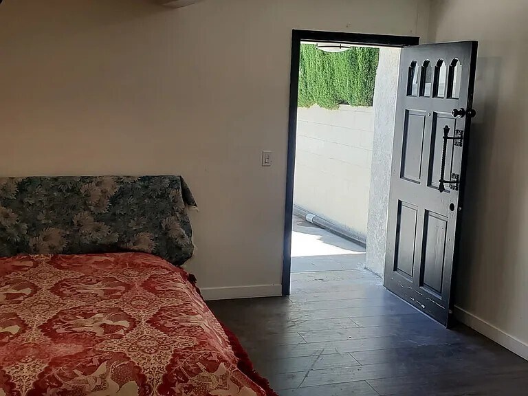 14722 Greenleaf St in Sherman Oaks, CA - Building Photo