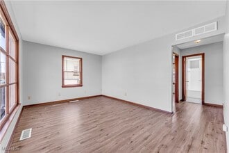 5607 Allanwood Dr in Cleveland, OH - Building Photo - Building Photo
