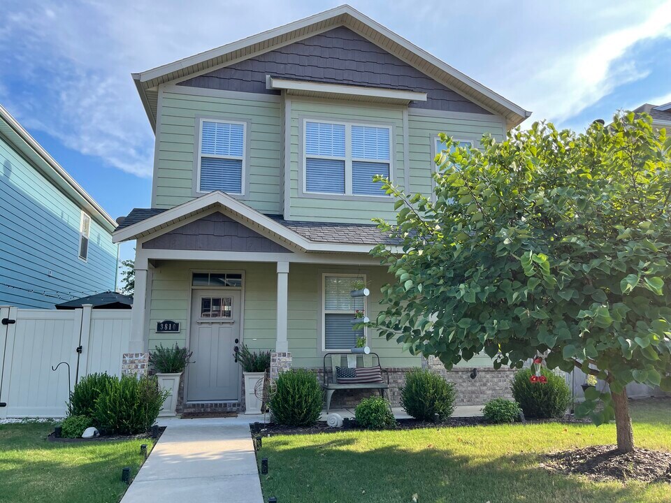 3810 W Pawnee Rd in Rogers, AR - Building Photo