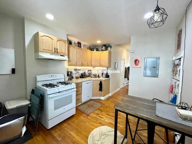 24 Portsmouth St, Unit 1 in Cambridge, MA - Building Photo - Building Photo