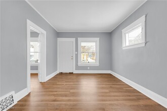 3296 W 54th St in Cleveland, OH - Building Photo - Building Photo