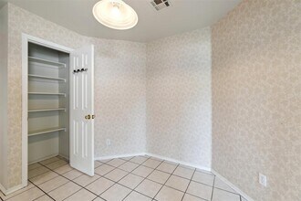 2013 Cedar Meadow Ln in Edmond, OK - Building Photo - Building Photo