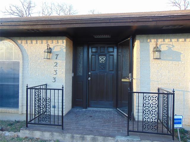7233 Martha Ln in Fort Worth, TX - Foto de edificio - Building Photo