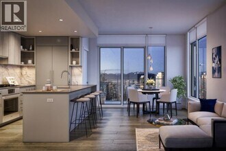 6468 Willingdon Ave in Burnaby, BC - Building Photo - Building Photo