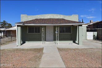 4425 La Luz Ave in El Paso, TX - Building Photo - Building Photo