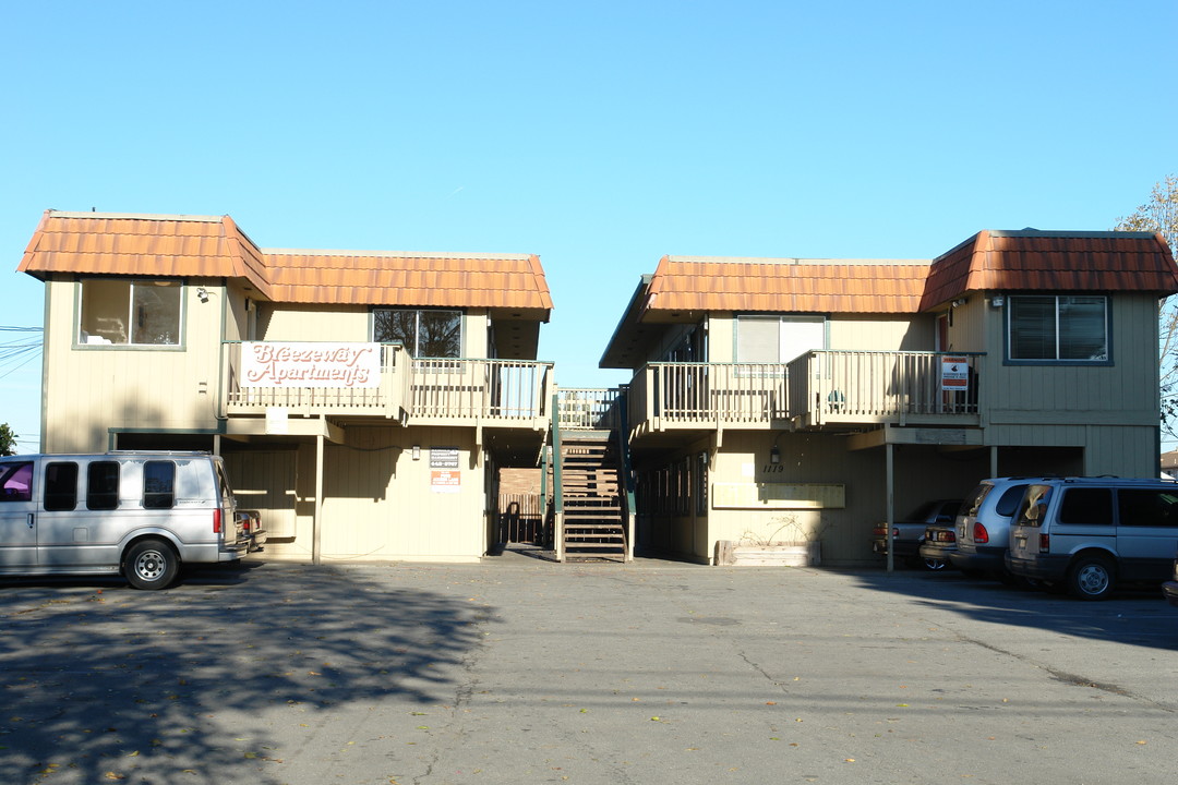 1119 N Sanborn Rd in Salinas, CA - Building Photo