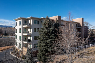 34 W Monument St in Colorado Springs, CO - Building Photo - Building Photo