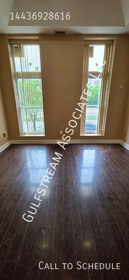 219 1/2 E North Ave in Baltimore, MD - Building Photo - Building Photo
