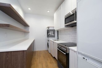 137 Thompson St-Unit -2 in New York, NY - Building Photo - Building Photo