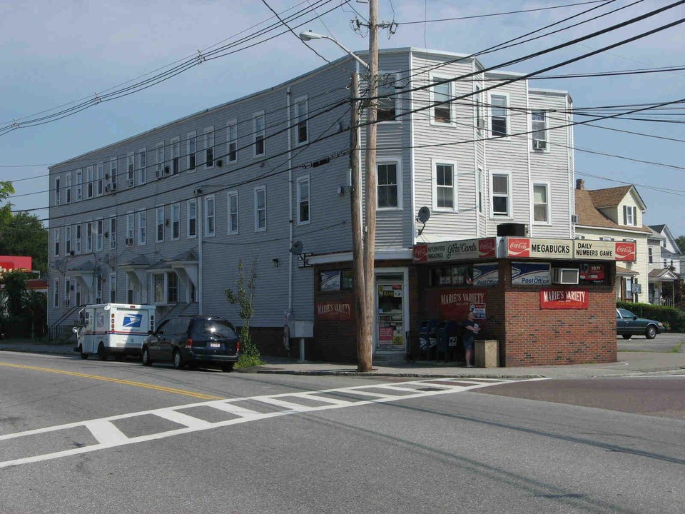 Lakeview Mixed Use in Lowell, MA - Foto de edificio