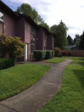 100-190 SE Viewmont Ave in Corvallis, OR - Building Photo - Building Photo