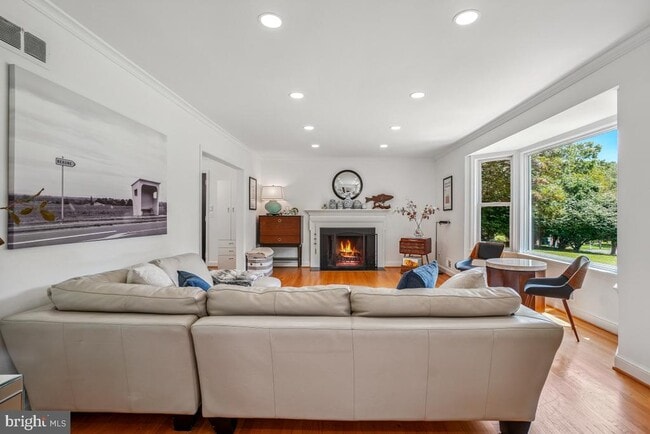 property at 11705 Admirals Ct