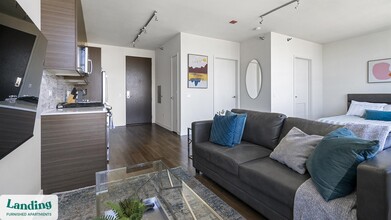 347 W Chestnut St in Chicago, IL - Building Photo - Building Photo