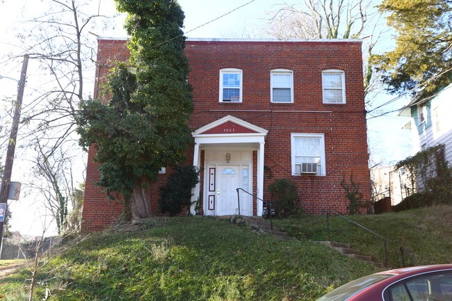 3063 30th St SE