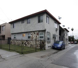 12939 Oxnard St in Van Nuys, CA - Building Photo - Building Photo