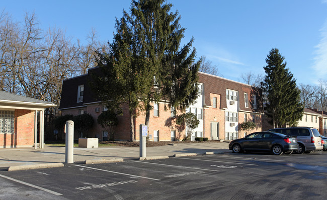 Oakwood Apartments in Milford, OH - Foto de edificio - Building Photo