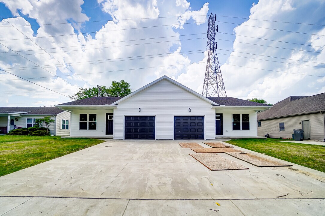 3011 Cletus Pky in Lima, OH - Foto de edificio