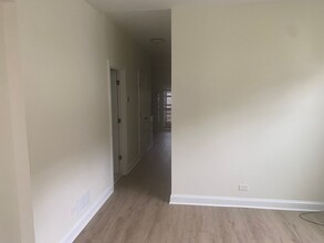 7037 S Elizabeth St in Chicago, IL - Building Photo - Building Photo